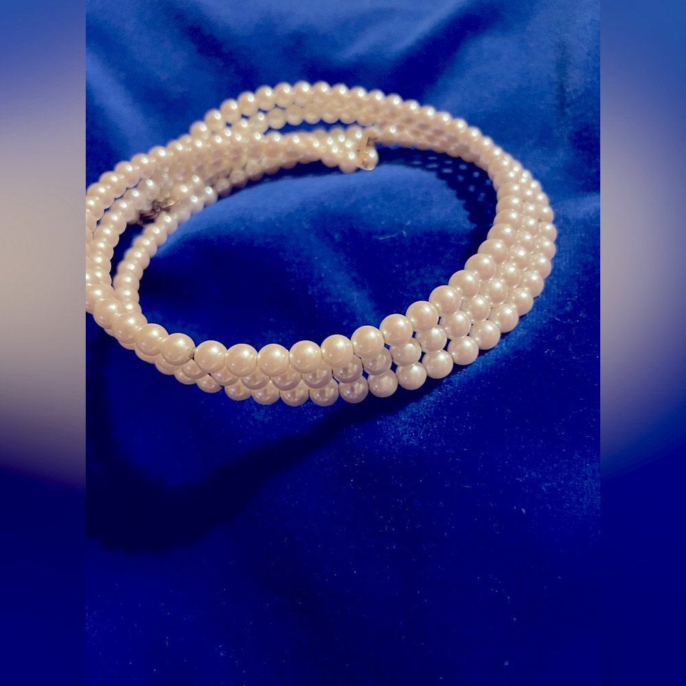 Vintage Faux Pearl Gold-tone Choker Necklace VGC